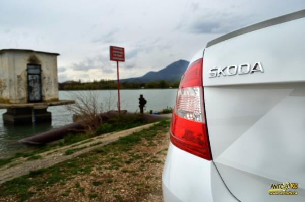 Тест-драйв Skoda Rapid Hockey Edition: весенний лед
